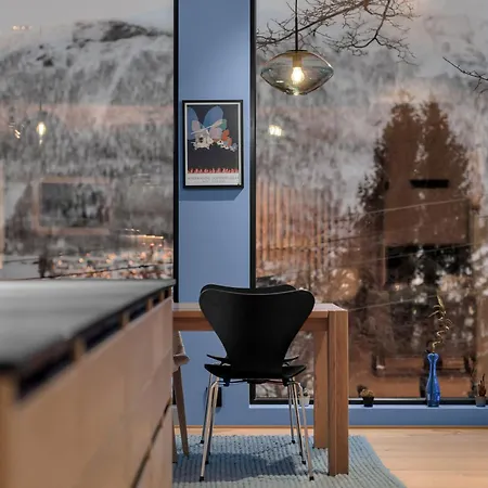 Northstay - Scandi-luxe Family - The View, Modern House With View, Sleeps 8 Tromsø