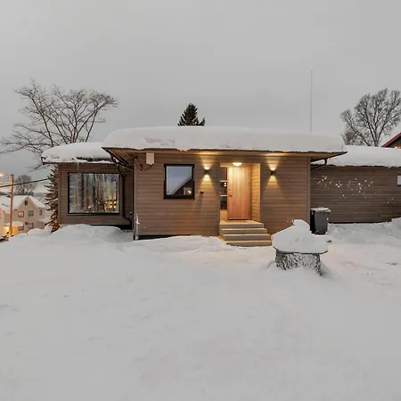 Northstay - Scandi-luxe Family - The View, Modern House With View, Sleeps 8 * Tromsø
