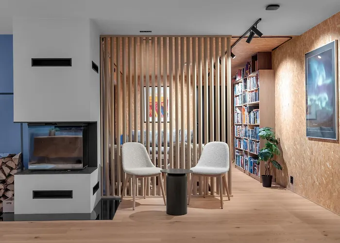 Northstay - Scandi-luxe Family - The View, Modern House With View, Sleeps 8 * 트롬쇠